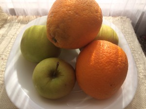 Вторая часть фруктов: яблоки и апельсины