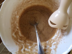 Блендерим бананы в однородную массу