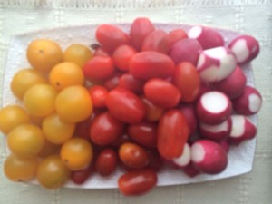 Помидорки черри редиска и вприкуску вакаме